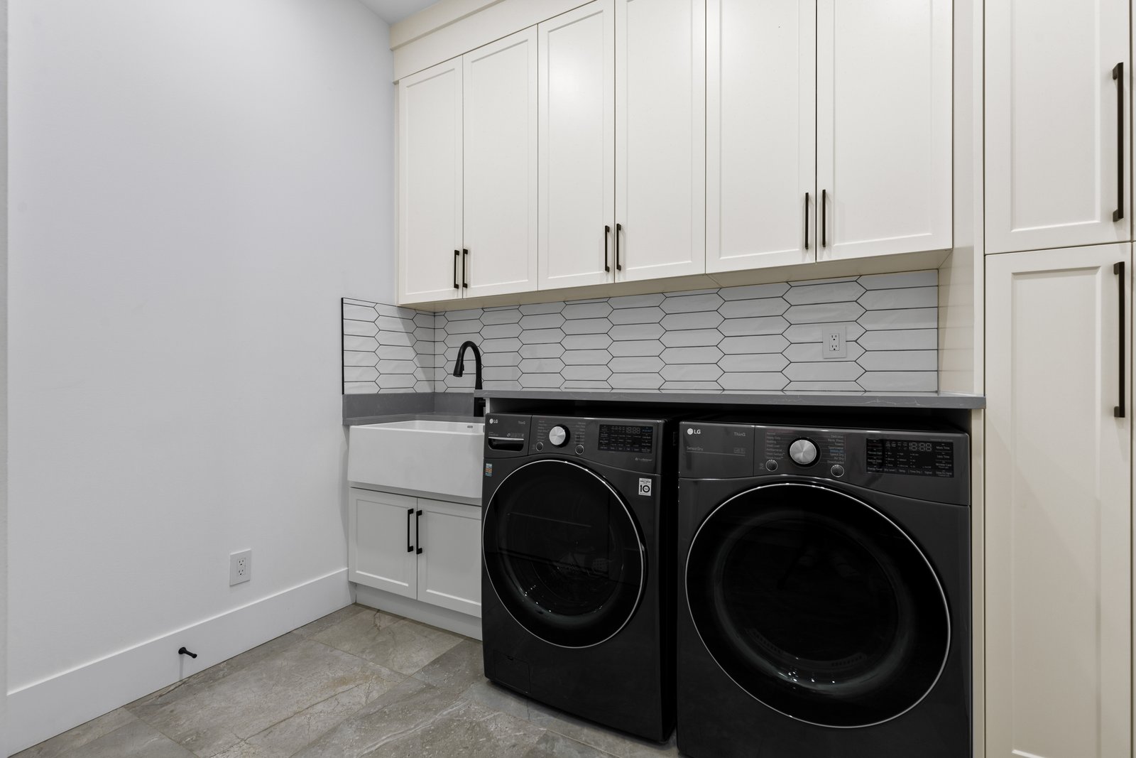 Canyon Ridge - Living Room